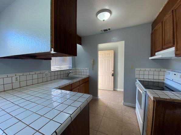 Nice Two Bed, One Bath in the Country Club Area, 2859 Country Club Blvd, Stockton, CA 95204
